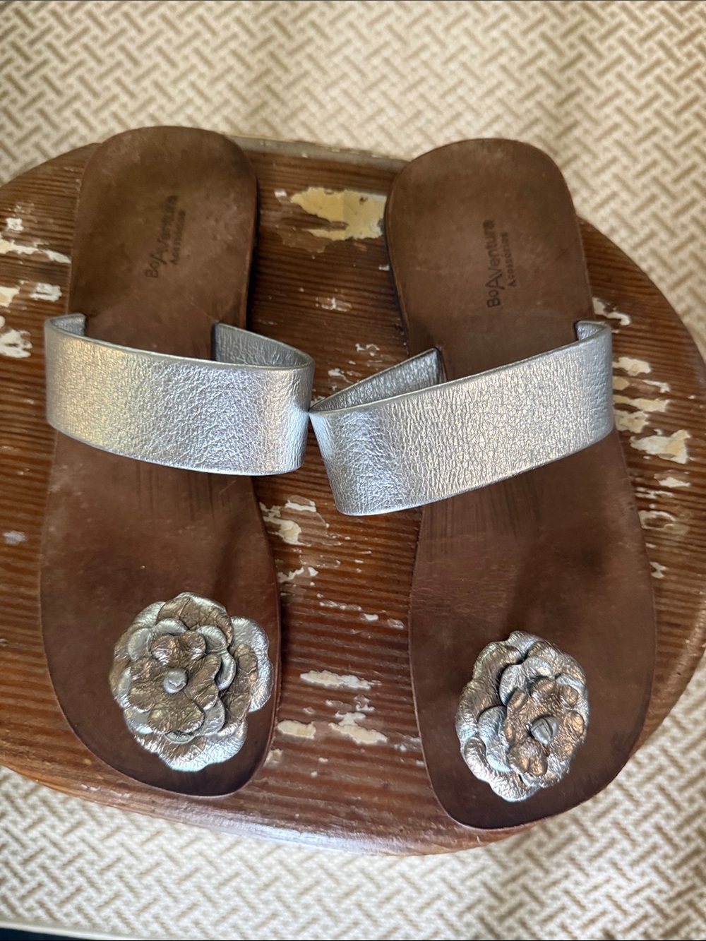 BoAventura Silver Floral Leather Slide Sandals for Women 6